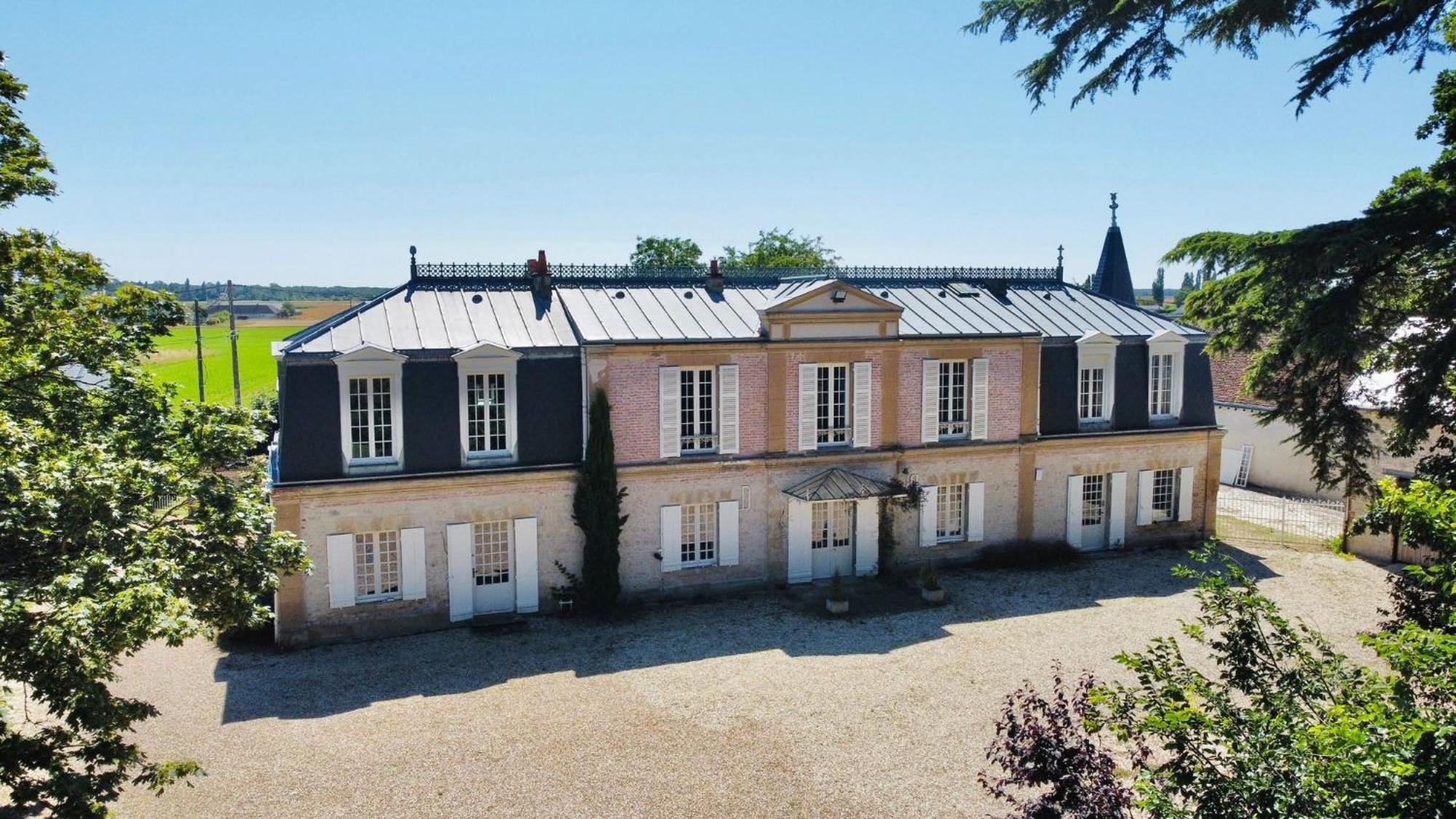 Maison Chaleureuse De 4 A 12 Personnes Neuville-aux-Bois Exteriör bild